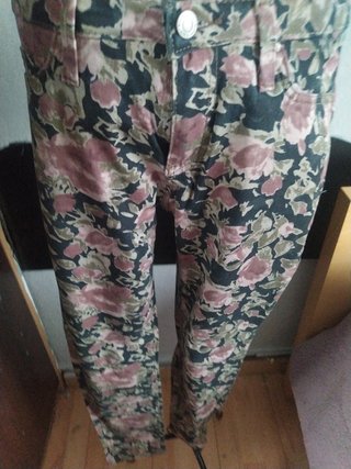 Pantalones de algodón con estampado floral