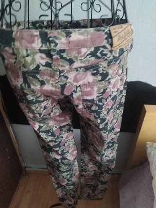 Pantalones de algodón con estampado floral