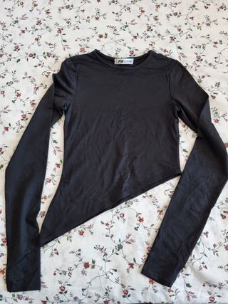 Camiseta de manga larga asimétrica