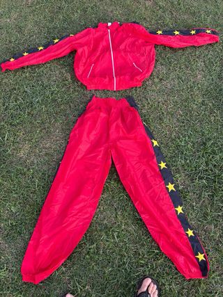 Conjunto Kick Boxing Rojo y Amarillo con capucha