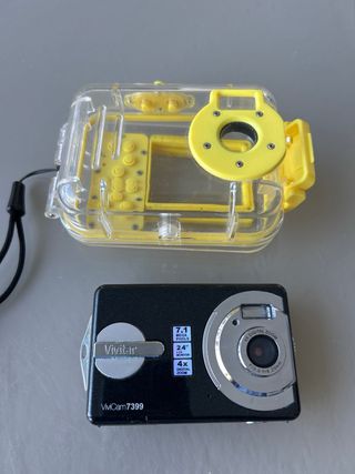 Cámara Vivitar ViviCam7399 7.1 MP + funda acuática