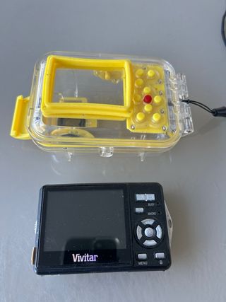 Cámara Vivitar ViviCam7399 7.1 MP + funda acuática