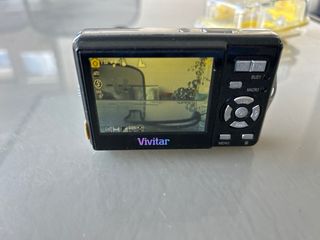Cámara Vivitar ViviCam7399 7.1 MP + funda acuática