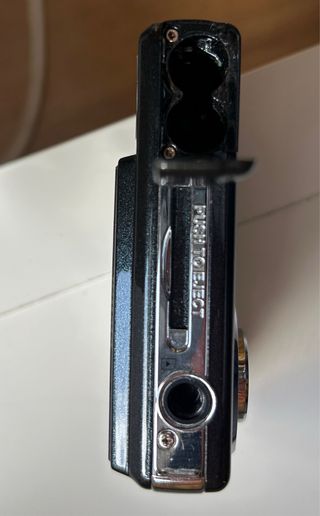 Cámara Vivitar ViviCam7399 7.1 MP + funda acuática