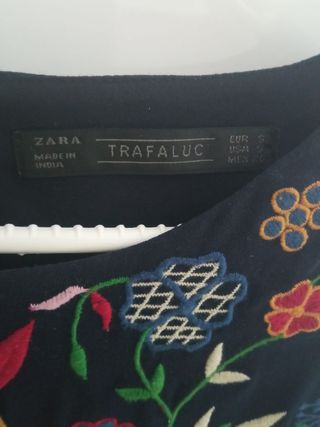 Vestido flores bordadas chica