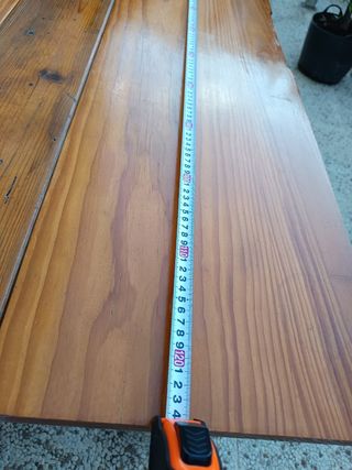 Mesa de jardín de madera