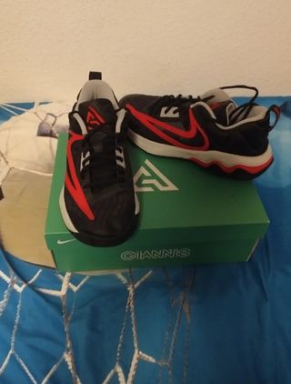 Zapatillas Nike Giannis Negro/Rojo