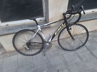Bicicleta de carretera BH
