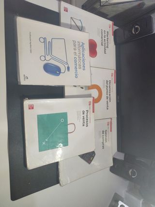 Lote de libros de 1° de Actividades Comerciales.