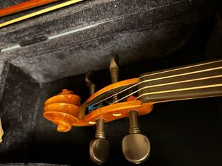 Violín 4/4 marca Testoni 