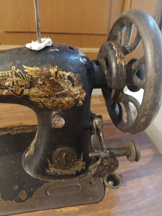 Máquina de coser Singer antigua