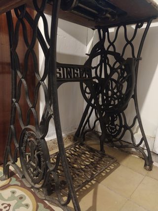 Máquina de coser Singer antigua