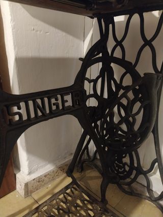 Máquina de coser Singer antigua