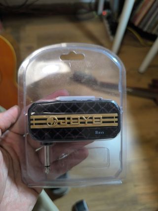 Amplificador de bajo portátil