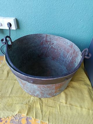 ANTIGUO CALDERO DE COBRE CON ASA