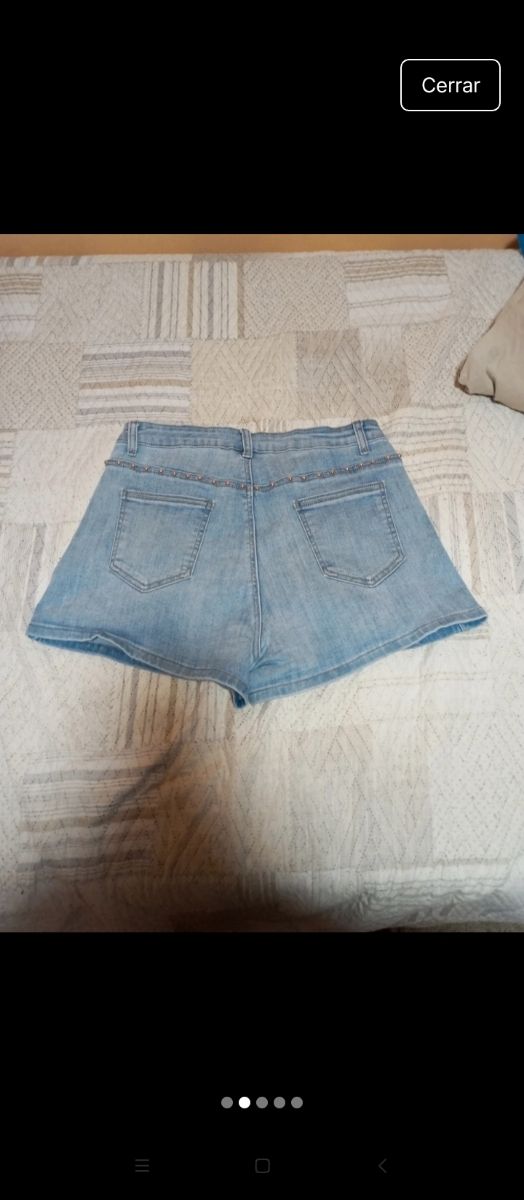 Pantalón vaquero y pantalón deportivo