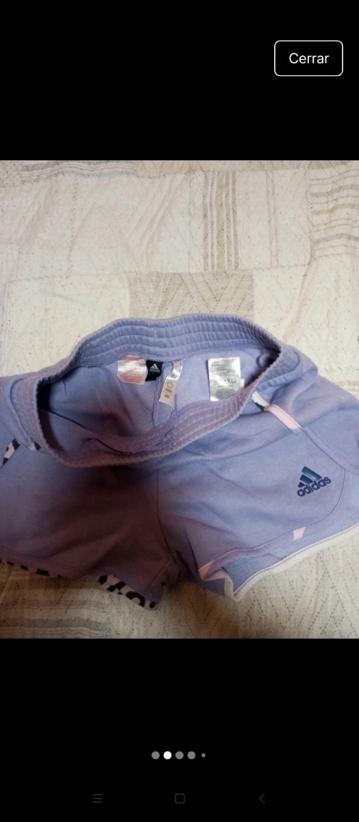 Pantalón vaquero y pantalón deportivo