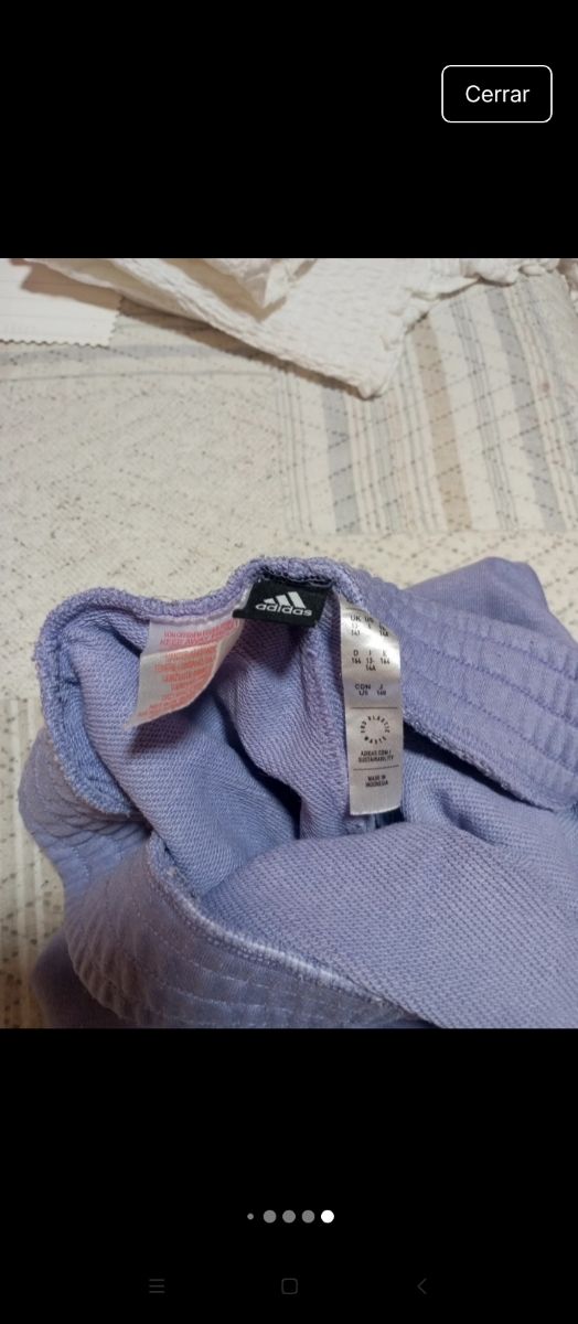 Pantalón vaquero y pantalón deportivo