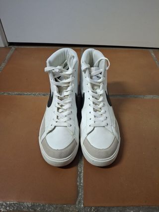 Zapatillas Nike Blancas y Negras, FAKE 
