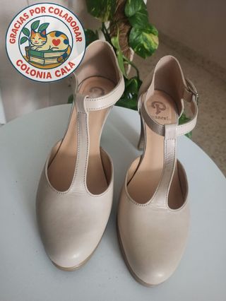 Zapatos de tacón color crudo de piel genuina 