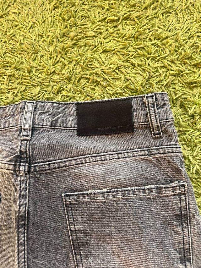 Pantalon Pull and Bear (talla 36, relaxed fit)