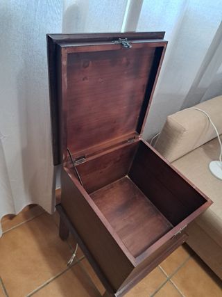 Baúl/Mesa Auxiliar Madera Oscura