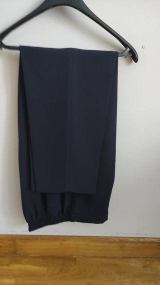 3 Pantalones de señora 
Talla 52