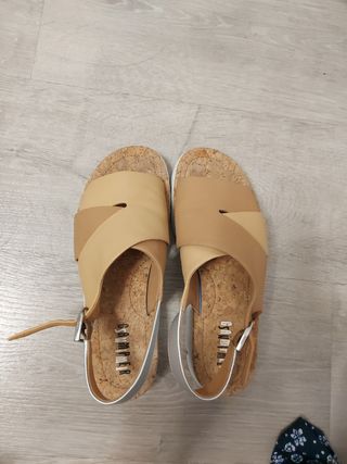Sandalias Camper Beige/Plata Talla 38