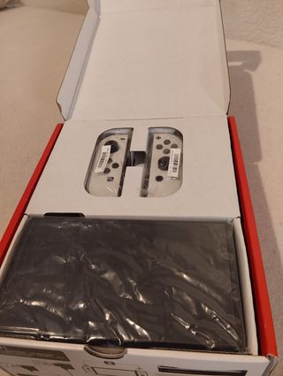 Nintendo Switch OLED Blanca y Negra