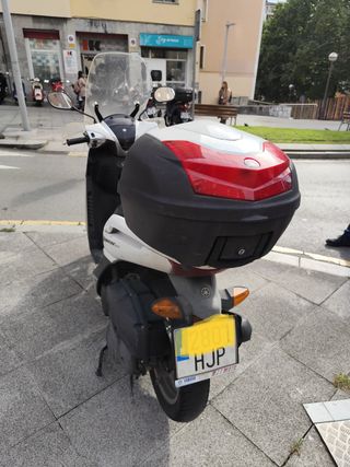 Yamaha Xenter 125 2012 por piezas.