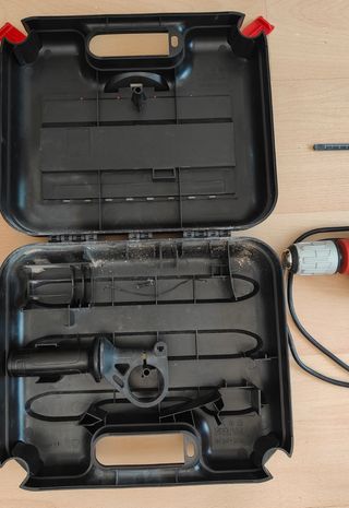 Taladro eléctrico Black and Decker y  sierra