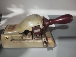 Máquina de escribir cheques vintage