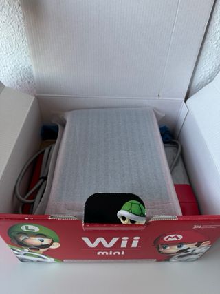 Nintendo Wii Mini + 4 Juegos