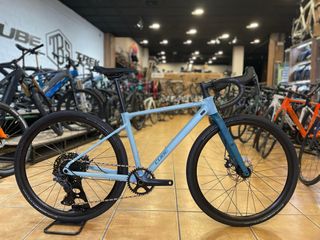 Bicicleta Gravel Cube Nuroad Rookie Pro