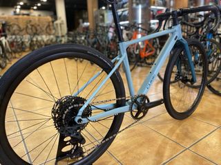 Bicicleta Gravel Cube Nuroad Rookie Pro