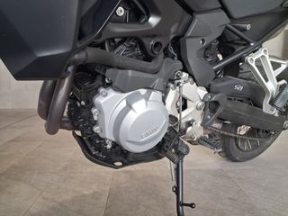 BMW F 850 GS Roja