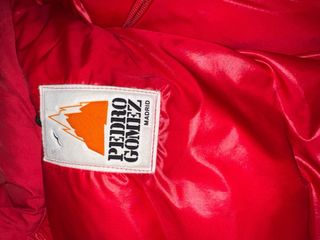 Pedro Gómez plumas  rojo Talla 3 antigua de mujer.