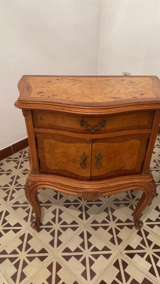 Comodini antichi in legno