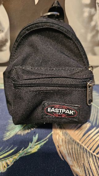 Mochila Eastpak extra pequeña con llavero