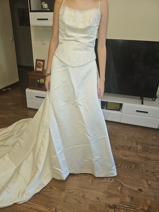 Vestido de Novia Blanco con Pedrería. 