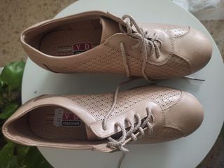 Zapatos de plataforma con cordones beige talla 38