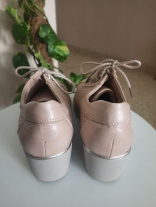 Zapatos de plataforma con cordones beige talla 38