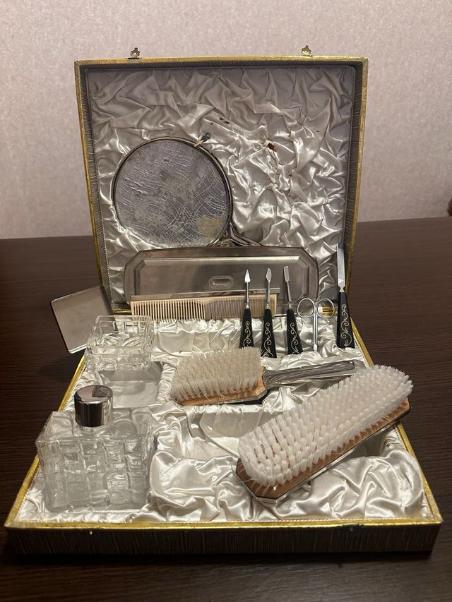 Juego de tocador vintage beige y dorado