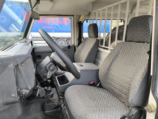 Land Rover Defender 9 plazas
