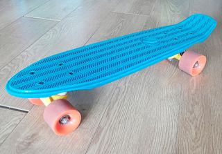 Patinete azul para iniciación