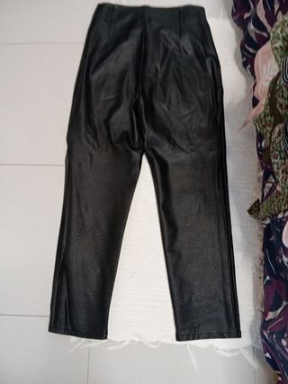 Pantalón de cuero negro talla M