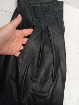 Pantalón de cuero negro talla M