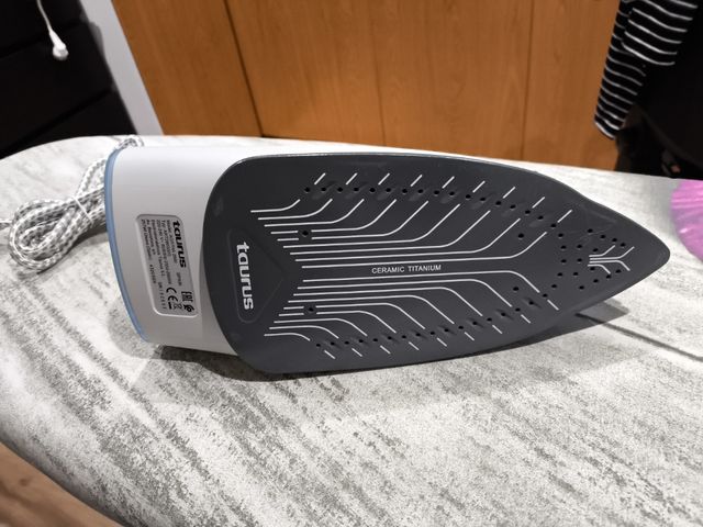 Plancha Taurus Agatha 2800W