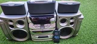 Equipo de música KENWOOD 5.1 200W.