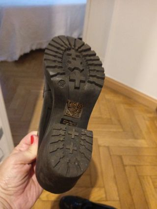 Mocasines Mustang Tacón Negro Charol